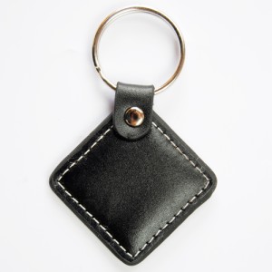 RFID Leder oder Kunstleder Schlüsselanhänger für Türanwendungen / Keyfob schwarz mit Wunschchip