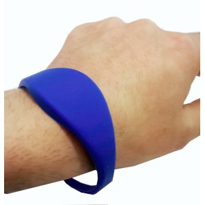 RFID Wristband Silikon mit sehr dünnem Armband, versch. Farben und Wunschchip